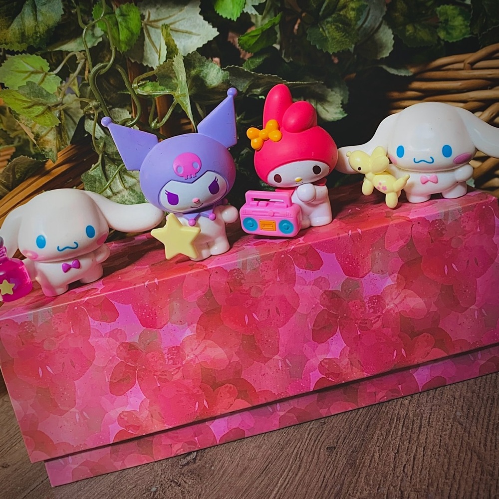 Sanrio / Jazwares Hello Kitty and Friends Figure Lot Bundle